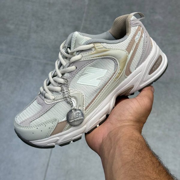 200000کتونی نیوبالانس 530 کرم New Balance 530 Cream
