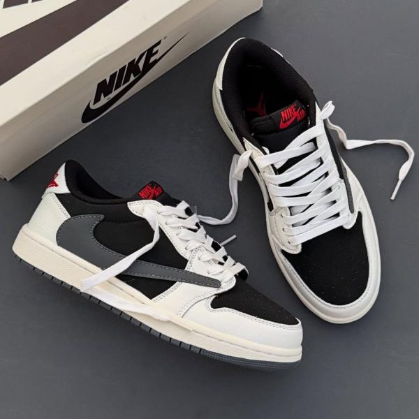 نایک ایر جردن 1 لو تراویس اسکات (Nike Air Jordan 1 Low Travis Scott