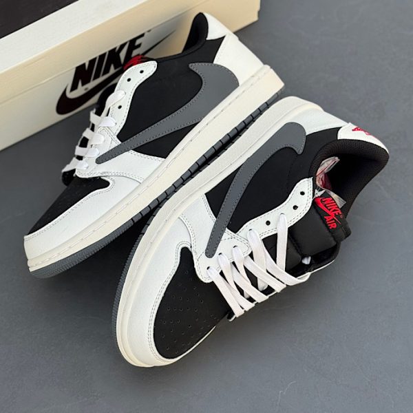 نایک ایر جردن 1 لو تراویس اسکات (Nike Air Jordan 1 Low Travis Scott