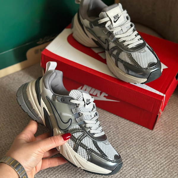 نايك وى توكى طوسى پررنگ