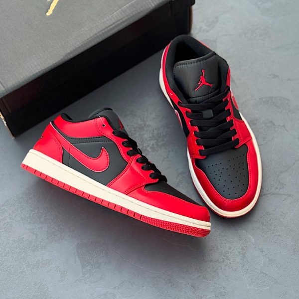 نایک ایر جردن ۱ بدون ساق مشکی قرمز