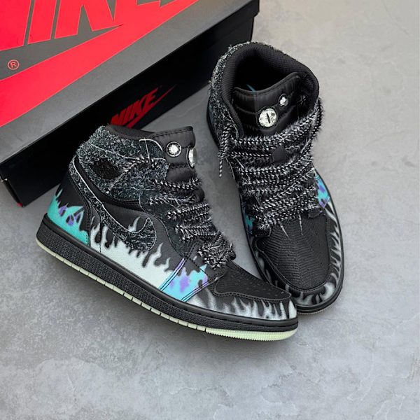 نایک ایر جردن ساق دار  چشم گربه ای شب نما