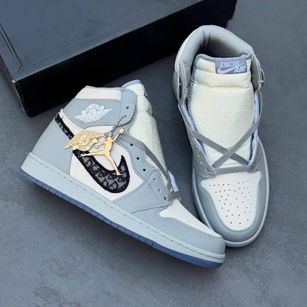 نایک ایر جردن 1 دیور (Nike Air Jordan 1 Dior)
