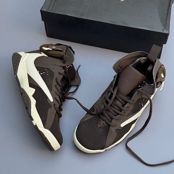 نایک ایرجردن 7 تراویس اسکات(Nike Air Jordan 7 Travis Scott)