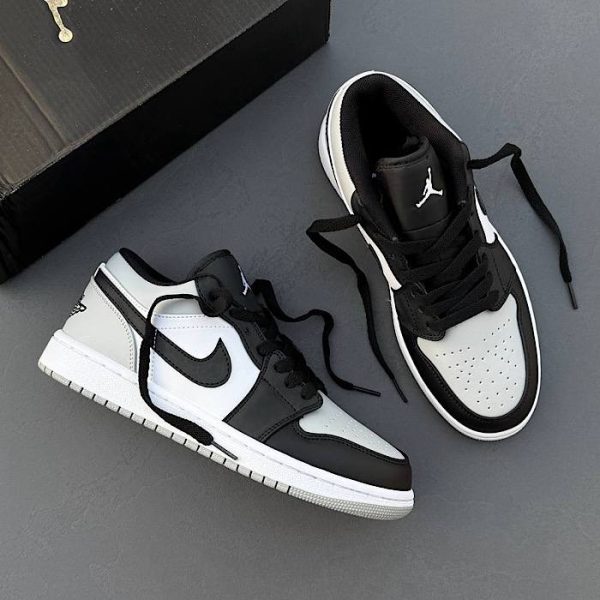(Nike Air Jordan 1 Low)