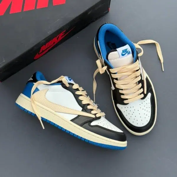 کتونی نایک ایر جردن آبی کرمی Air Jordan 1