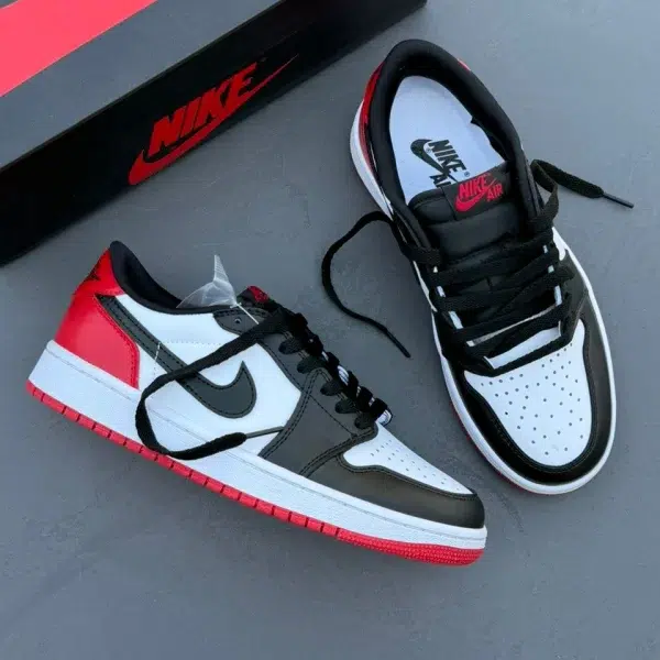 کتونی نایک جردن  Jordan 1 Low Black Toe