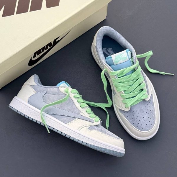 Jordan 1 Retro Low Travis Scott  ایر جردن وان لو تراویس اسکات