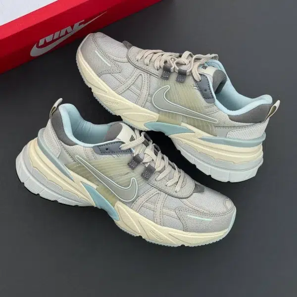 کتونی نایک وی تو کی خاکستری آبی Nike V2K grey and blue