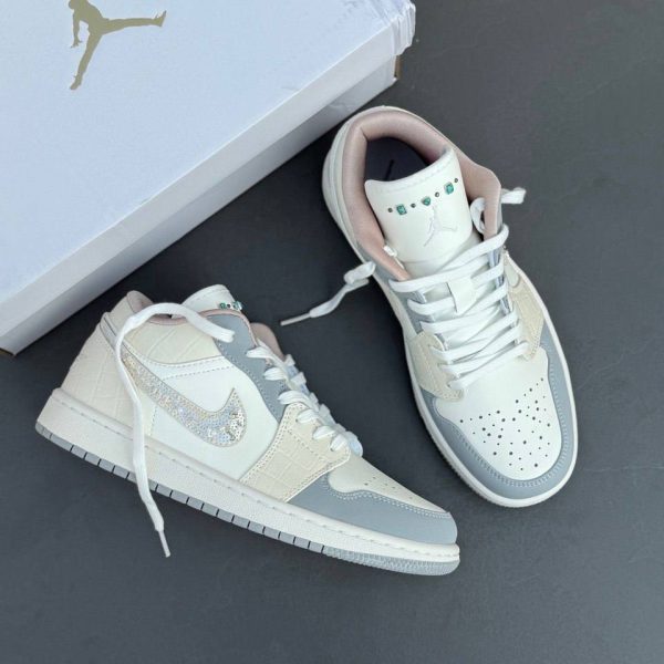 Nike Air Jordan 1 Low نایک ایر جردن وان لو سفید طوسی