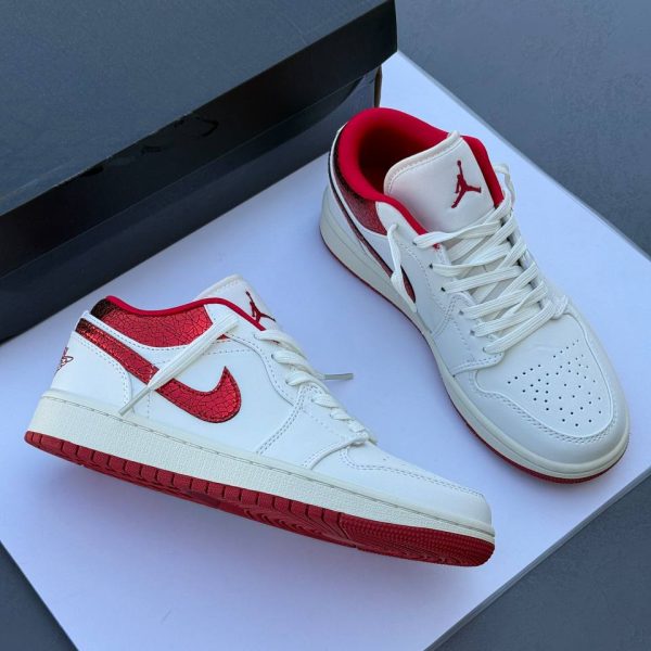 Nike Air Jordan 1 Ruby نایک ایر جردن وان لو پشت قرمز